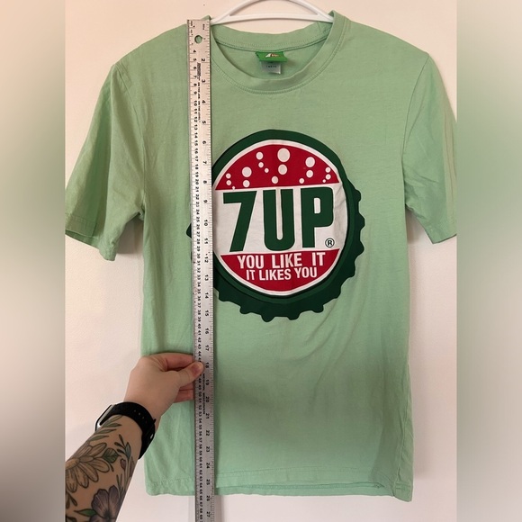 7-Up Tshirt​ - Picture 5 of 7